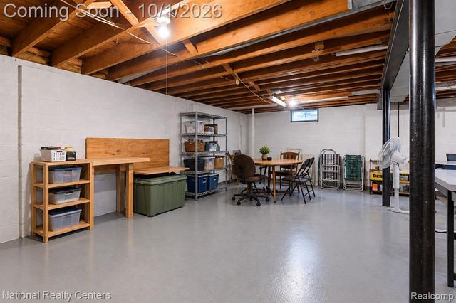 2700 W Walton Boulevard, Waterford, MI 48329