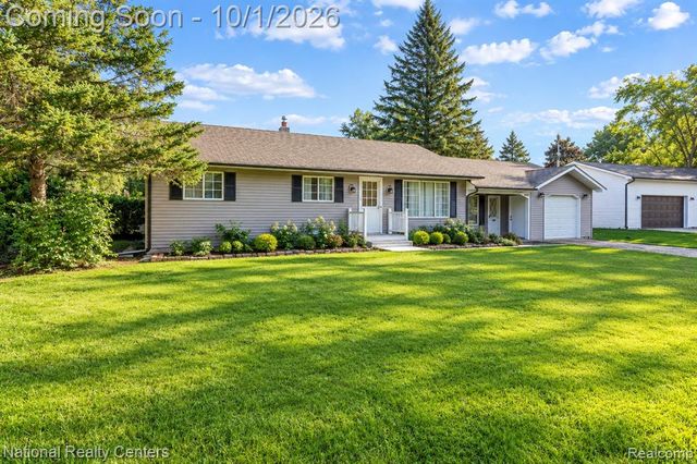 2700 W Walton Boulevard, Waterford, MI 48329