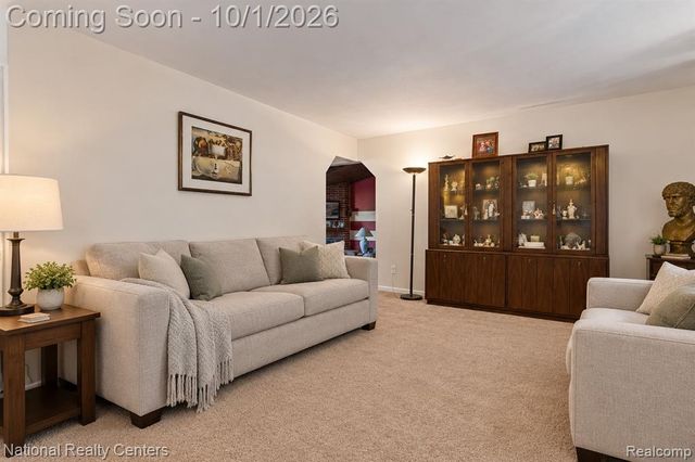2700 W Walton Boulevard, Waterford, MI 48329
