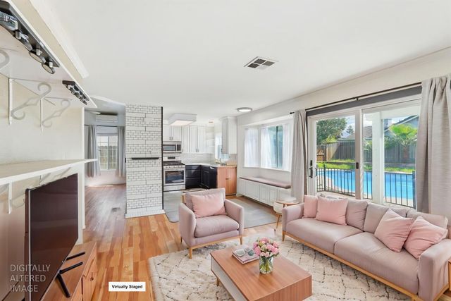 2720 River Cove Dr, Riverbank, CA 95367