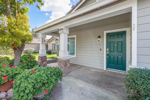 2720 River Cove Dr, Riverbank, CA 95367