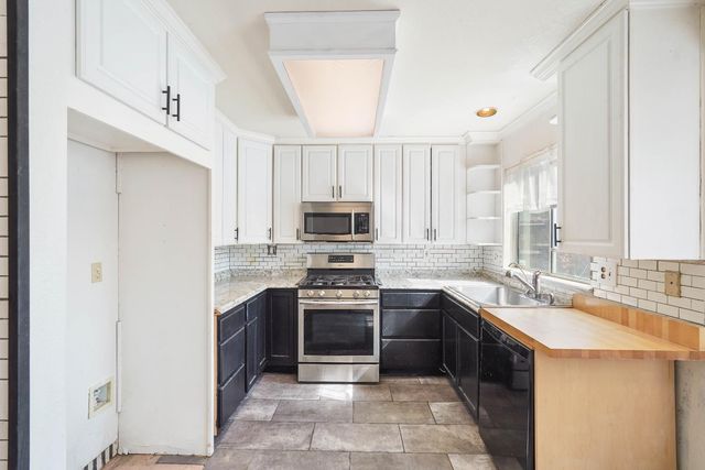 2720 River Cove Dr, Riverbank, CA 95367