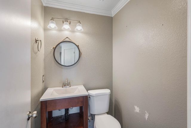 2720 River Cove Dr, Riverbank, CA 95367