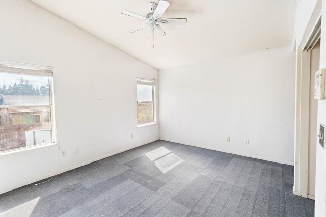 2720 River Cove Dr, Riverbank, CA 95367