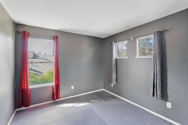 2720 River Cove Dr, Riverbank, CA 95367