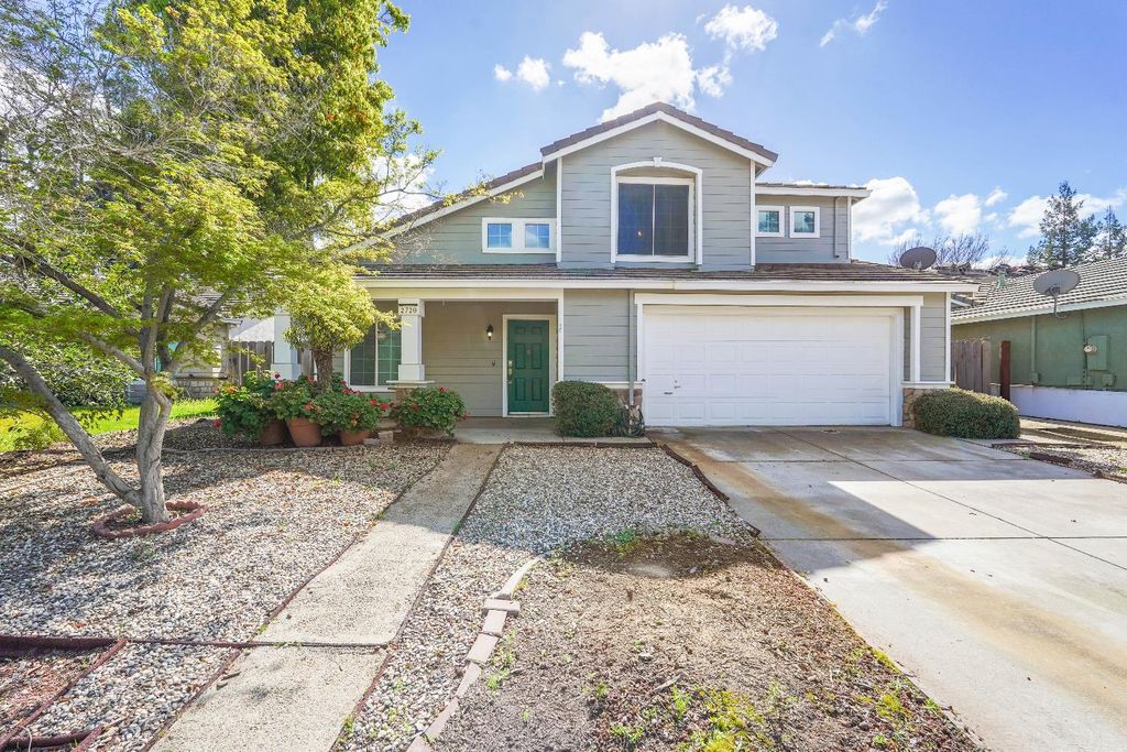 2720 River Cove Dr, Riverbank, CA 95367