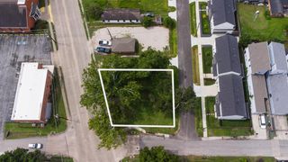 7819 N Main Street, Houston, TX 77022