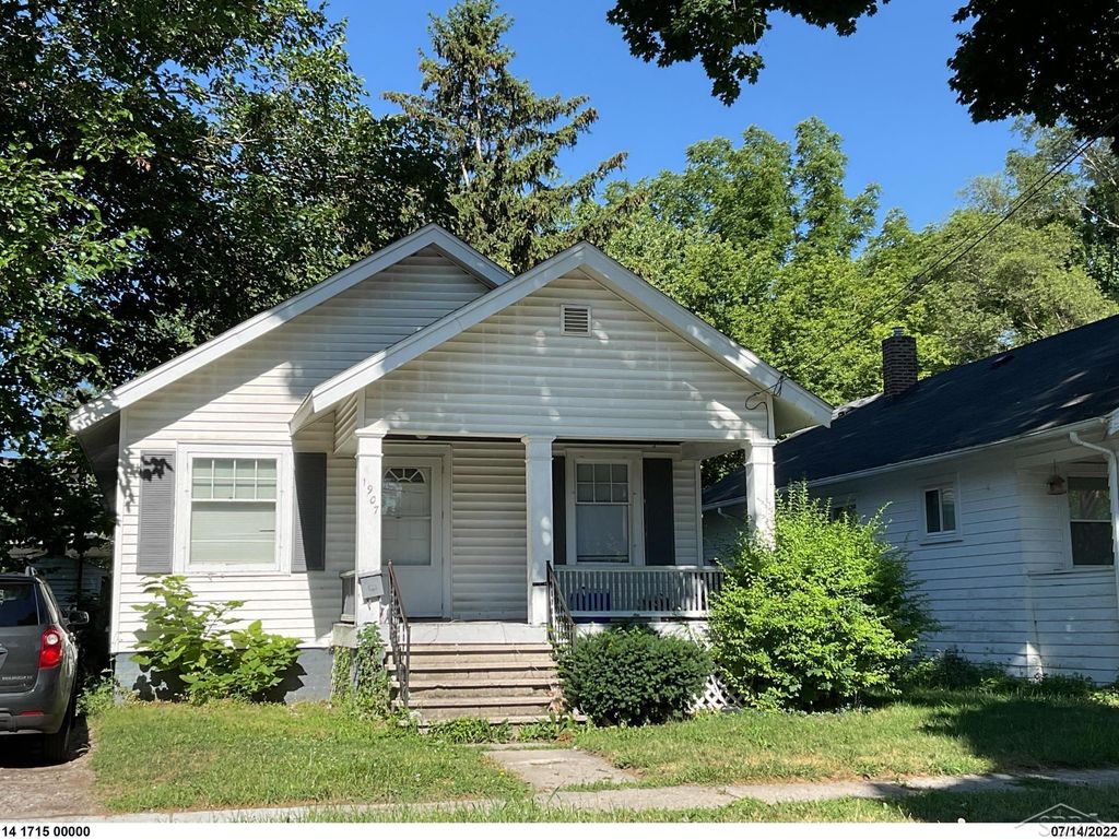 1907 N Clinton Street, Saginaw, MI 48602