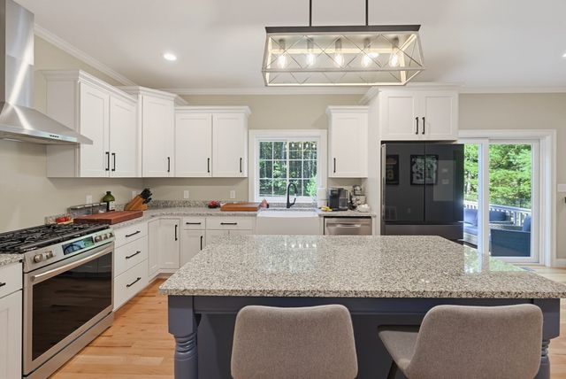 74 King Philip Rd, Norton, MA 02766