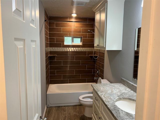 2375 Virginia Court B, Montgomery, TX 77316