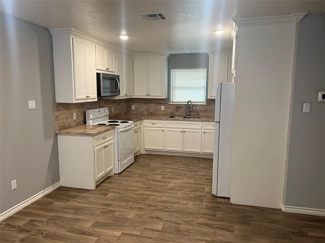 2375 Virginia Court B, Montgomery, TX 77316