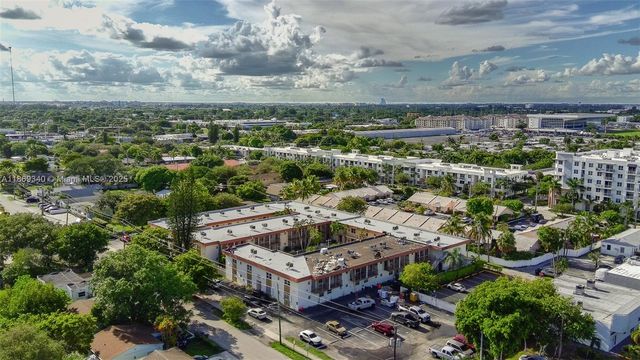 415 NE 2nd St 223, Hallandale Beach, FL 33009