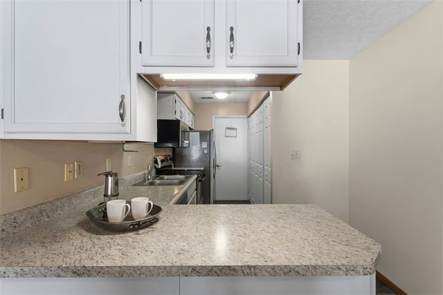 141 Cambridge Dr, Springdale Twp, PA 15049