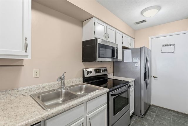 141 Cambridge Dr, Springdale Twp, PA 15049