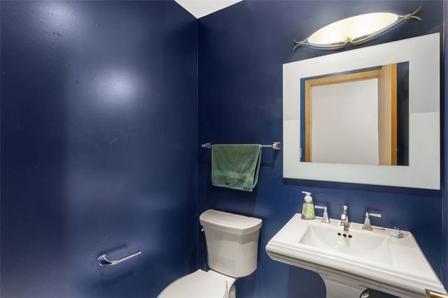 141 Cambridge Dr, Springdale Twp, PA 15049