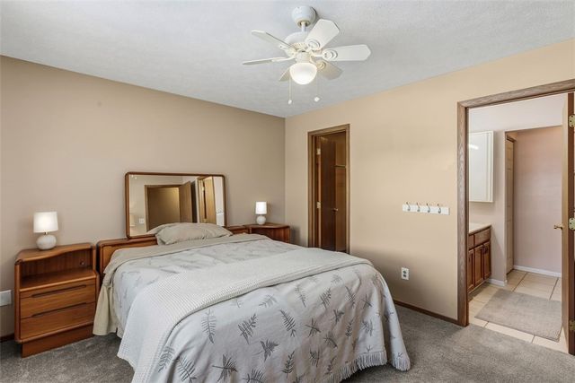 141 Cambridge Dr, Springdale Twp, PA 15049