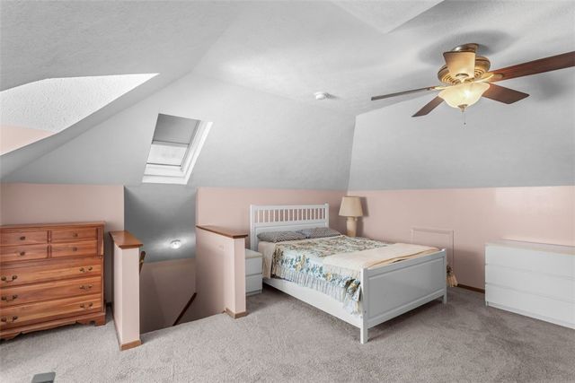 141 Cambridge Dr, Springdale Twp, PA 15049