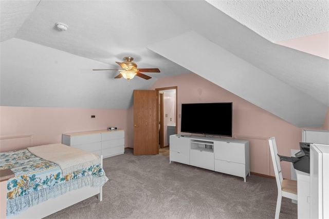 141 Cambridge Dr, Springdale Twp, PA 15049