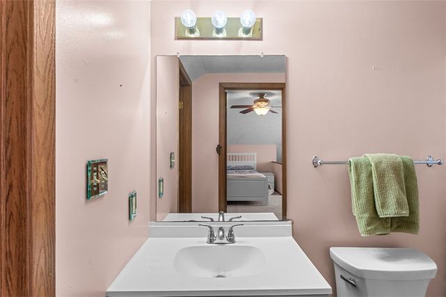 141 Cambridge Dr, Springdale Twp, PA 15049