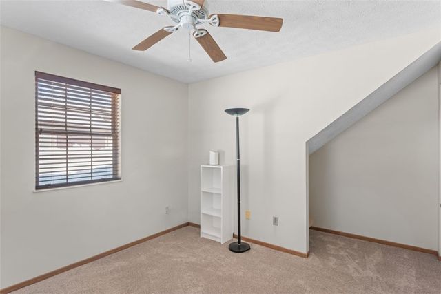 141 Cambridge Dr, Springdale Twp, PA 15049