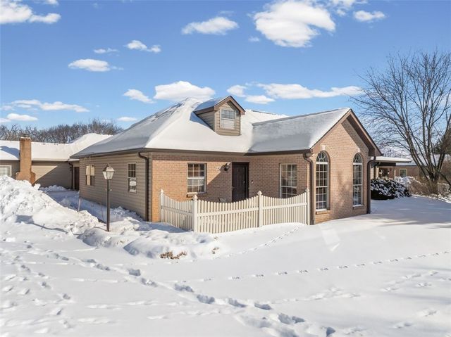 141 Cambridge Dr, Springdale Twp, PA 15049