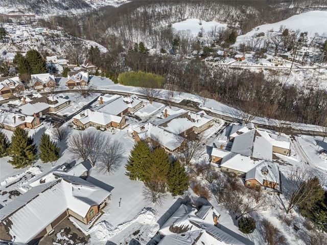 141 Cambridge Dr, Springdale Twp, PA 15049