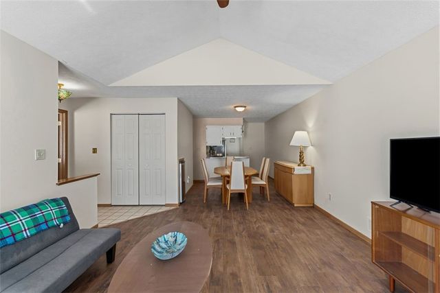 141 Cambridge Dr, Springdale Twp, PA 15049