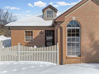 141 Cambridge Dr, Springdale Twp, PA 15049