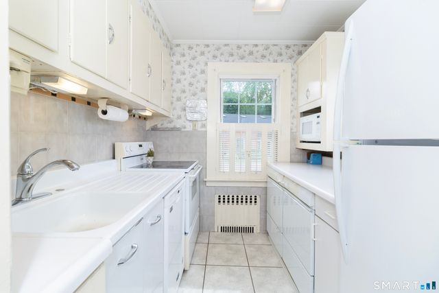 208 Boston Street, Guilford, CT 06437