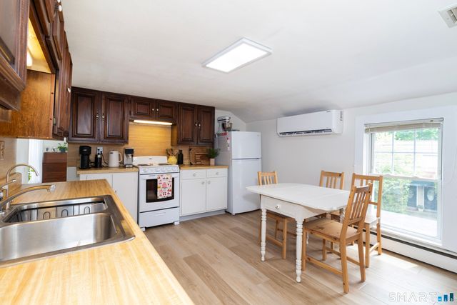 208 Boston Street, Guilford, CT 06437