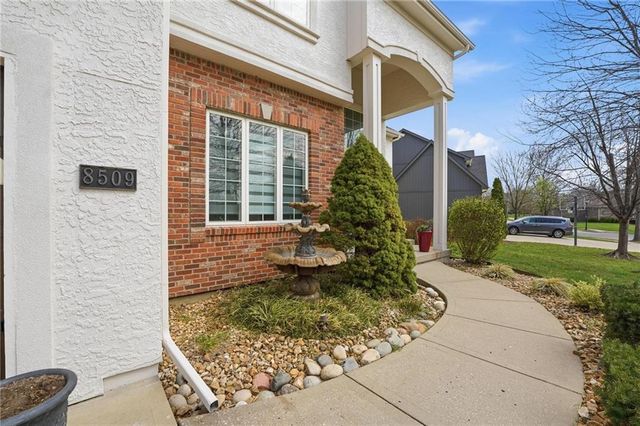8509 N Eastern Avenue, Kansas City, MO 64157