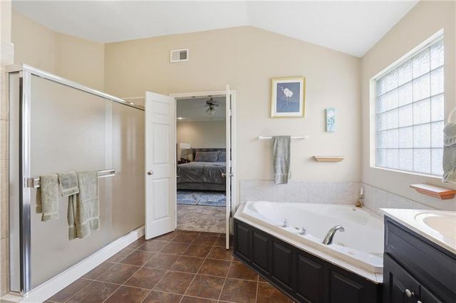 8509 N Eastern Avenue, Kansas City, MO 64157