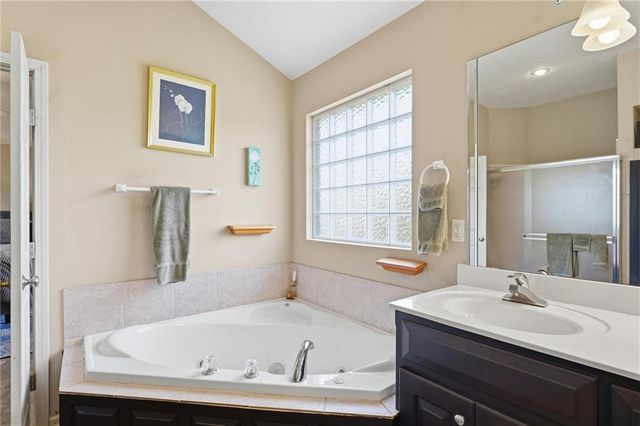 8509 N Eastern Avenue, Kansas City, MO 64157