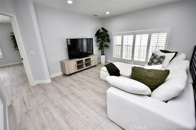 26 Santa Catalina Aisle, Irvine, CA 92606