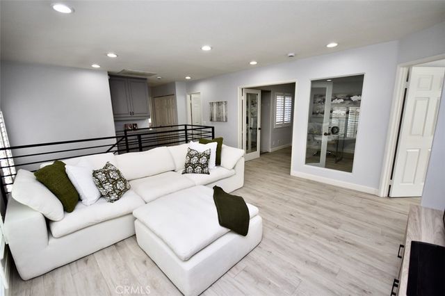 26 Santa Catalina Aisle, Irvine, CA 92606