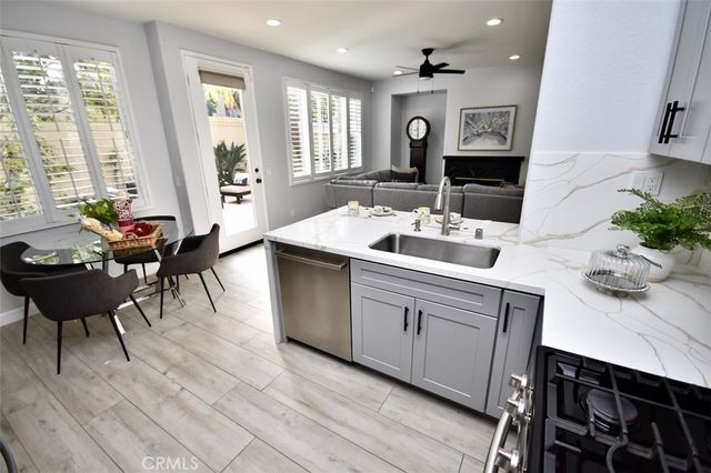 26 Santa Catalina Aisle, Irvine, CA 92606