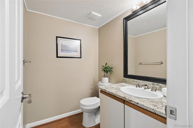 2290 S Yosemite Circle, Denver, CO 80231