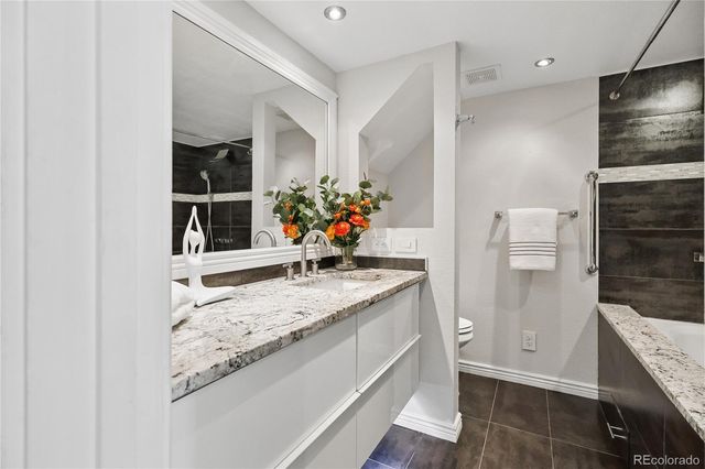 2290 S Yosemite Circle, Denver, CO 80231