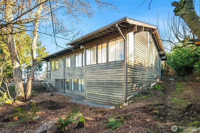 11519 Sea Breeze Avenue SW, Vashon, WA 98070