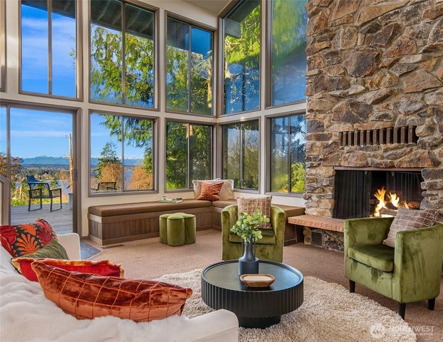 11519 Sea Breeze Avenue SW, Vashon, WA 98070