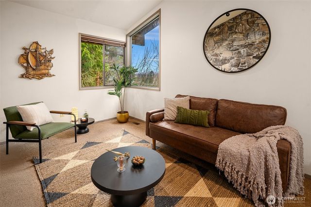 11519 Sea Breeze Avenue SW, Vashon, WA 98070