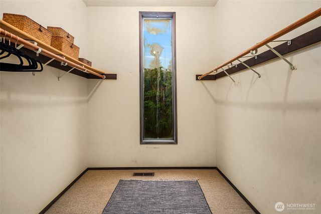 11519 Sea Breeze Avenue SW, Vashon, WA 98070