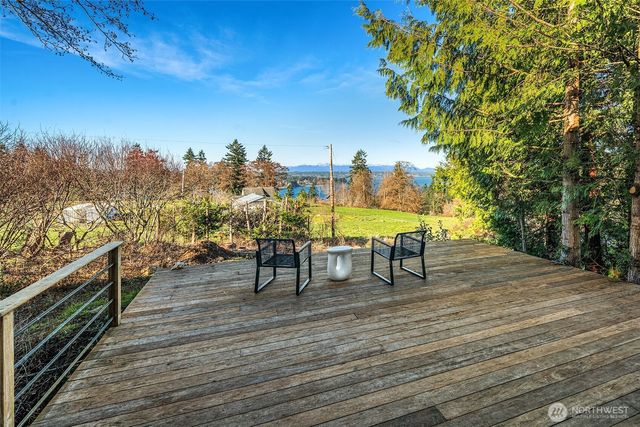 11519 Sea Breeze Avenue SW, Vashon, WA 98070