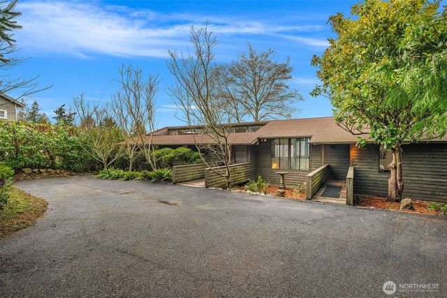 11519 Sea Breeze Avenue SW, Vashon, WA 98070