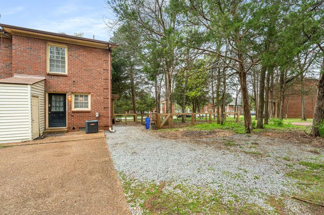 733 Holder Dr, Nashville, TN 37217