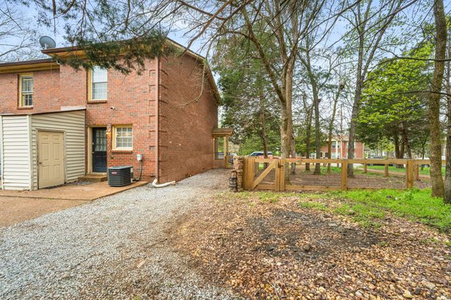 733 Holder Dr, Nashville, TN 37217