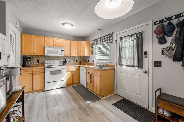 733 Holder Dr, Nashville, TN 37217