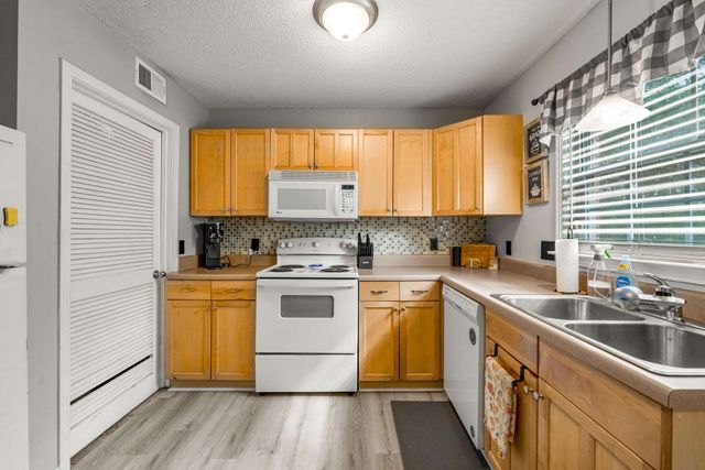 733 Holder Dr, Nashville, TN 37217