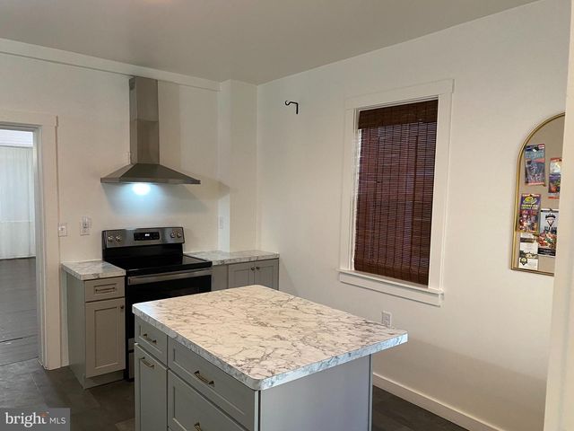 120 E STATE ST, Quarryville, PA 17566