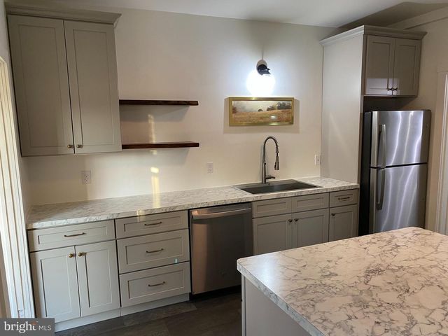 120 E STATE ST, Quarryville, PA 17566